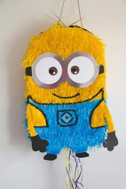 Piñatas personalizadas de muchos tamaños y tematicas.