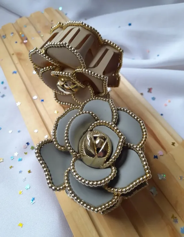 Broche rosa
