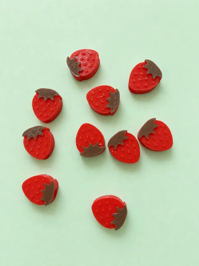 Charms frutillas x 10u