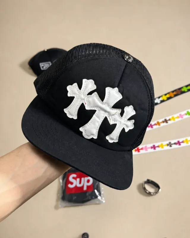 Gorra Trucker Hat Chrome Hearts White Triple Cross