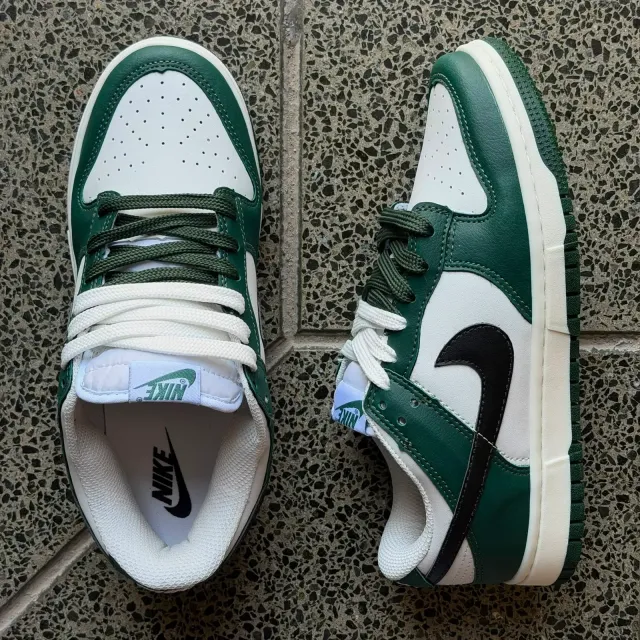 NIKE DUNK SB