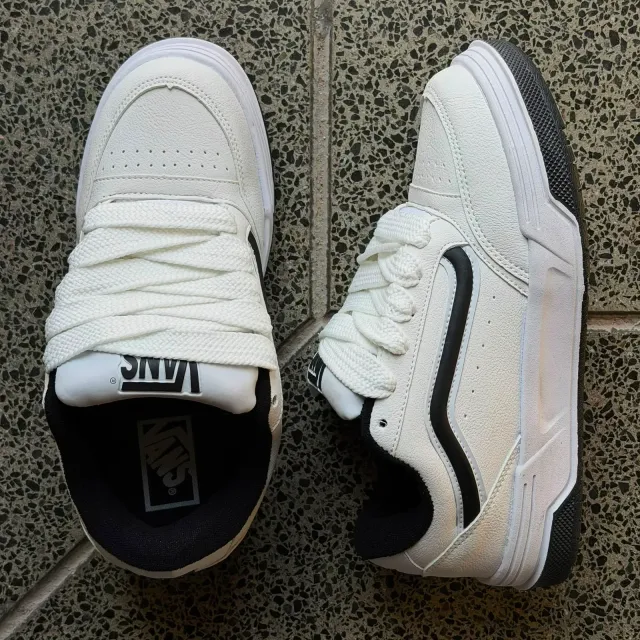 VANS HYLANE