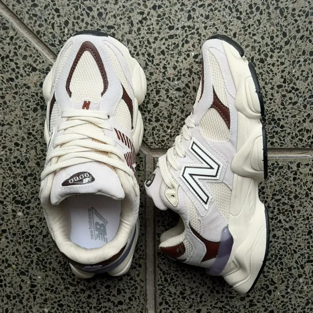 NEW BALANCE 9060