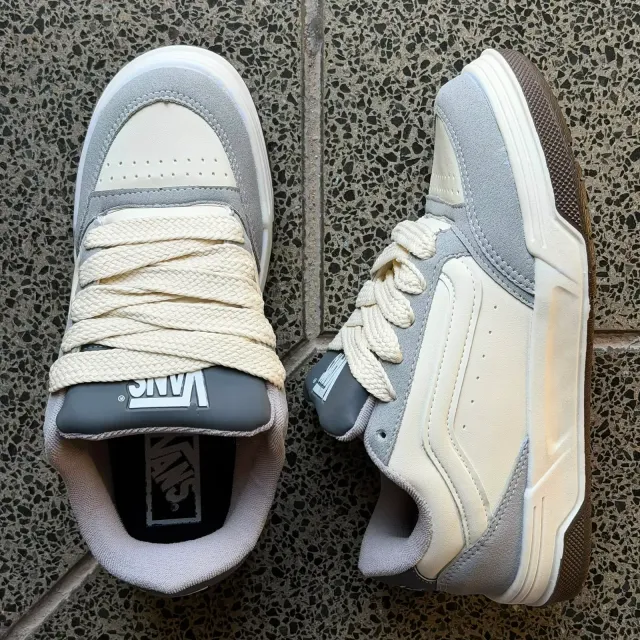 VANS HYLANE