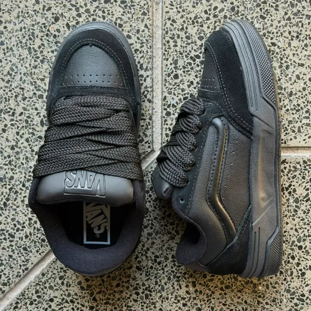 VANS HYLANE