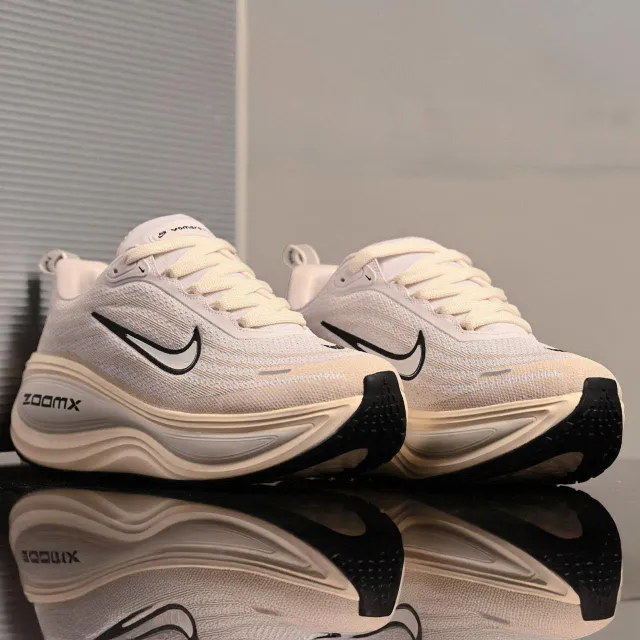NIKE VOMERO G5