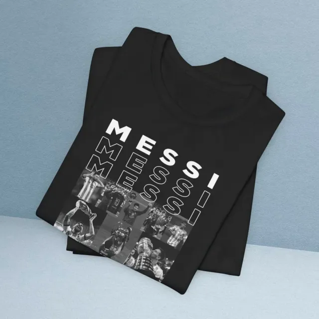 Remera Oversize Lionel Messi Collage Monócromo G.O.A.T. 4