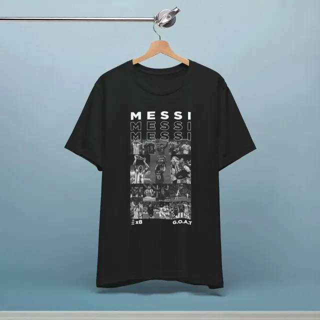 Remera Oversize Lionel Messi Collage Monócromo G.O.A.T. 3