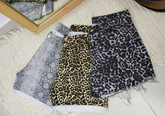 Shorts rígidos estampados 8