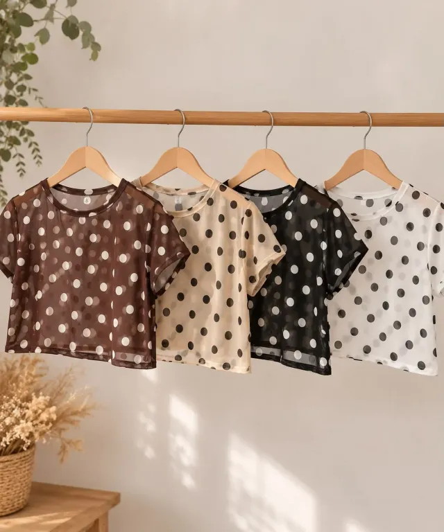 Remera semitransparente con lunares en cuatro colores