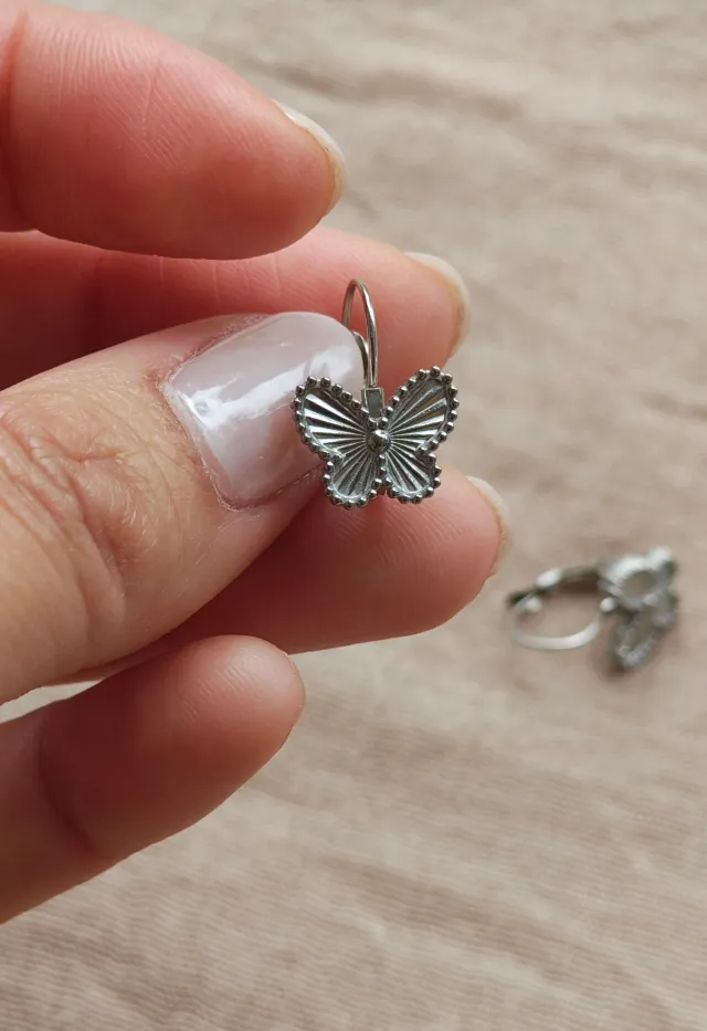 Aros colgantes mariposa