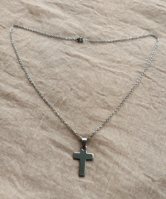 Cadena y dije cruz 2
