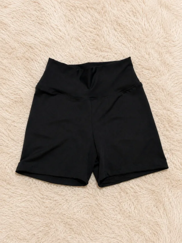 Short corte en V