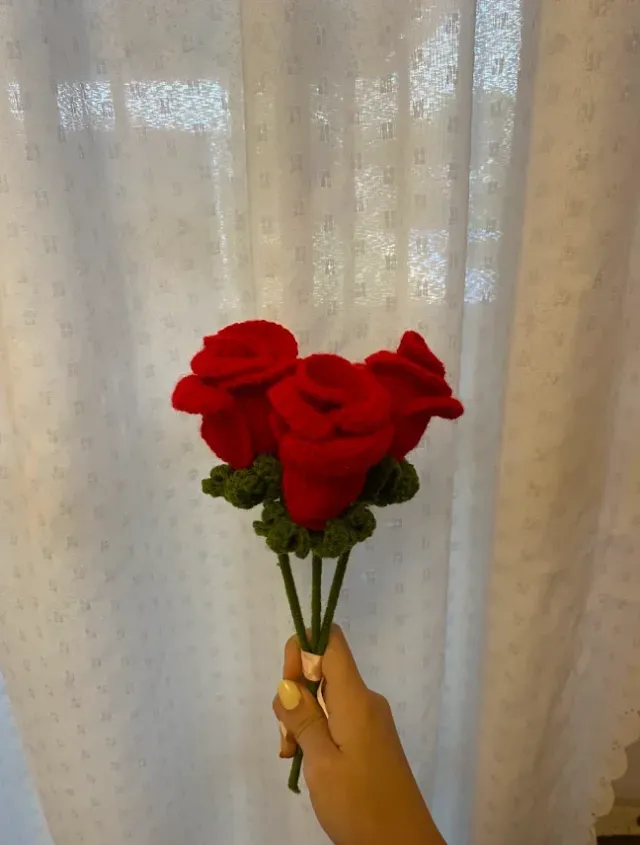 Rosa tejida al crochet (Una sola unidad)
