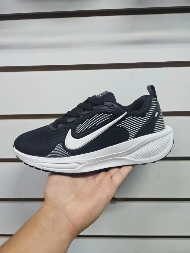 Nike Vomero 3