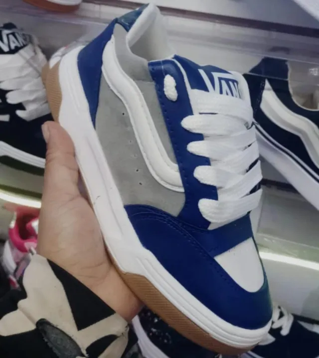 Vans Range 6