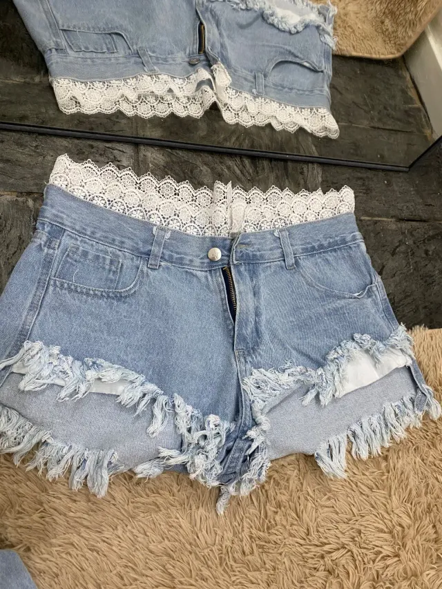 Short jeans
