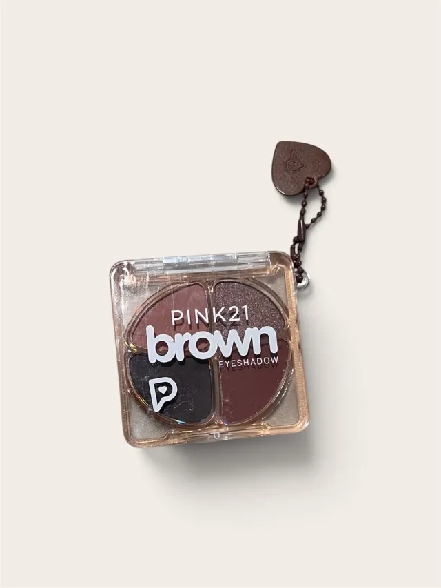 Sombra brown Pink21 con detalle de llavero