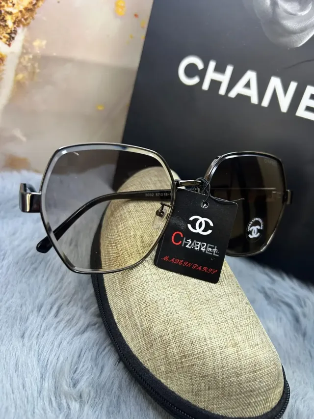 Channel ,Lentes de armazón metálico de forma geométrica 4