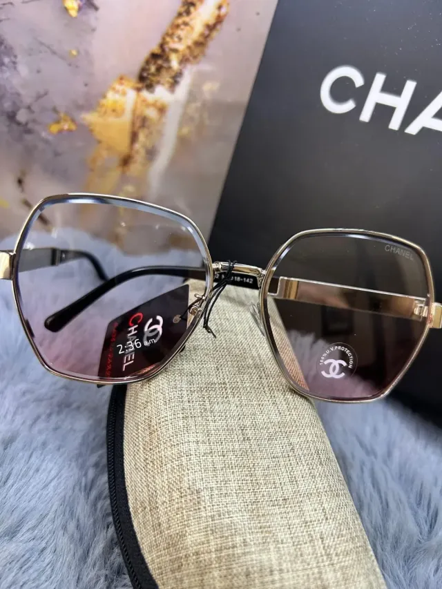 Channel ,Lentes de armazón metálico de forma geométrica 3
