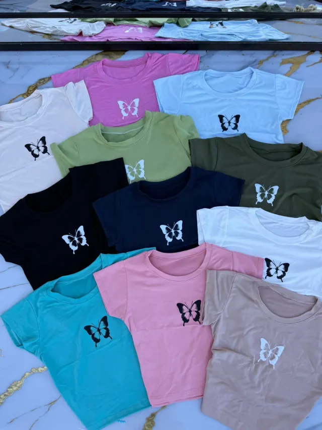 remera de dama ( talle unico aporx hasta talle 3)