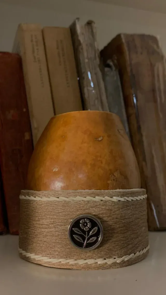 Mate con costura y aplique