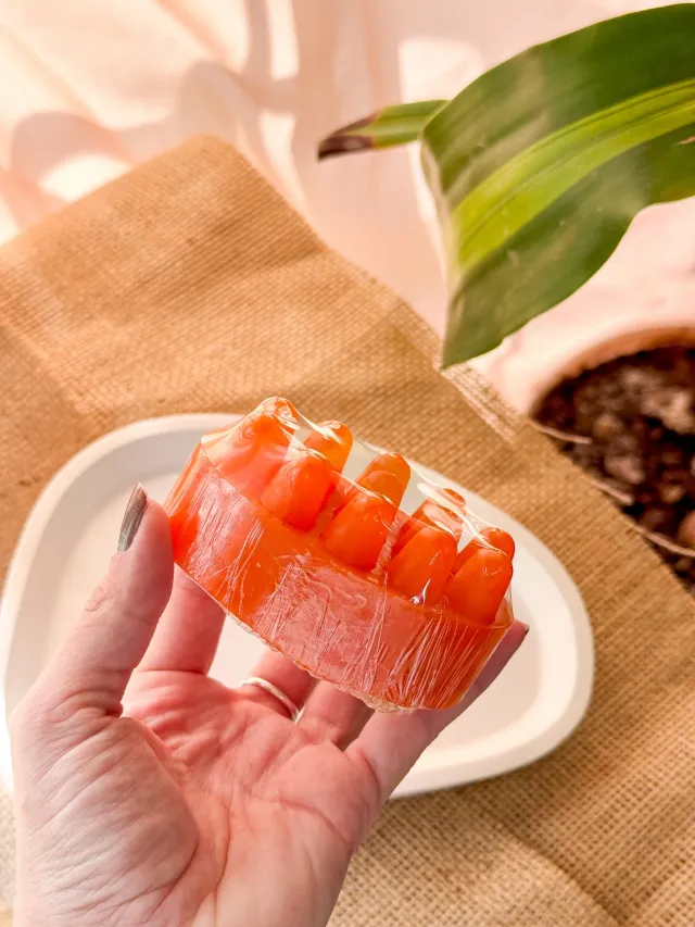 Jabón masajeador de mandarina + esponja vegetal 2