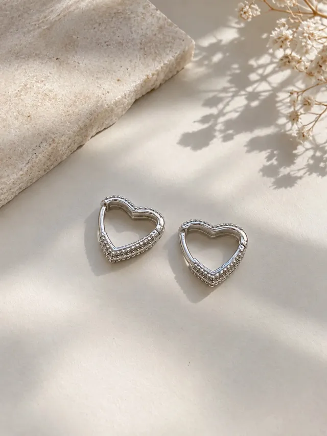 Aro de corazón con strass de acero blanco
