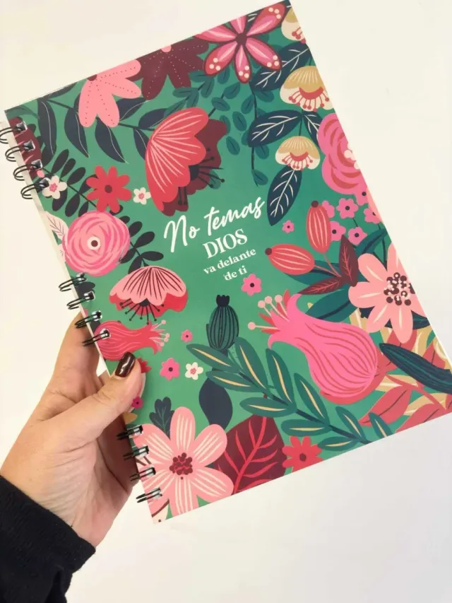 Cuaderno a4 tapa flexible