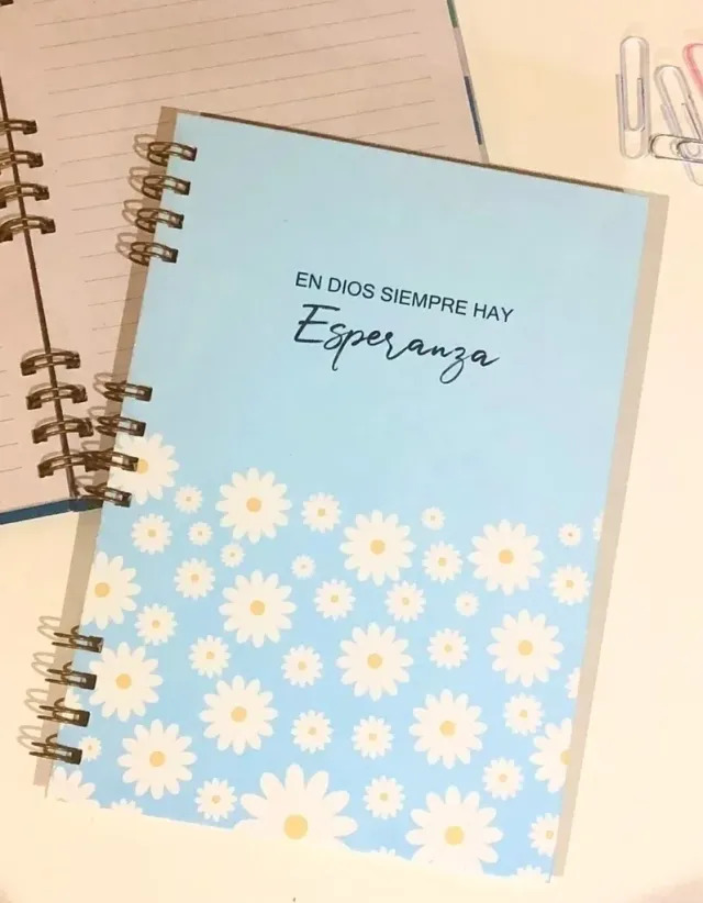 Cuaderno Anillado Tapa Dura Mediano
