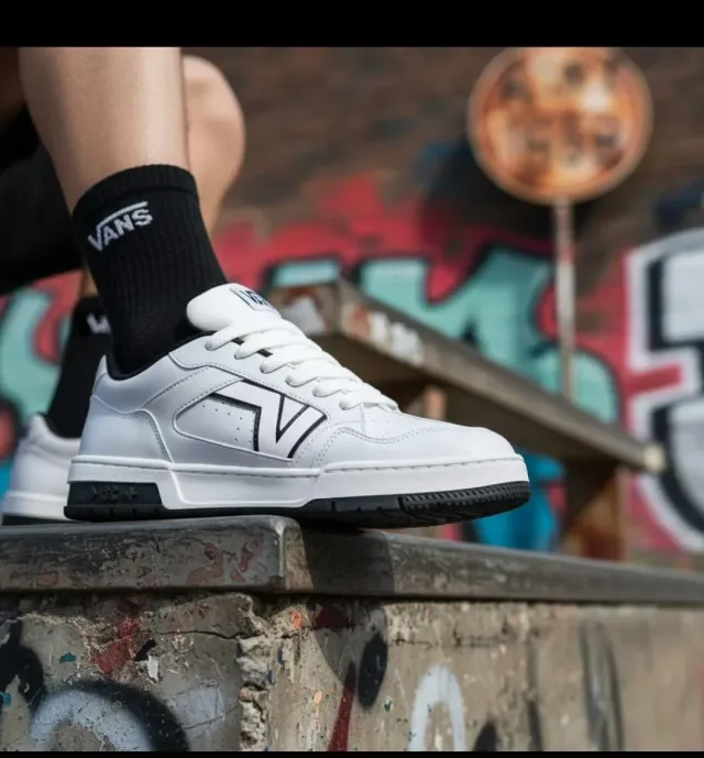 Zapatillas urbanas  blanca/negro