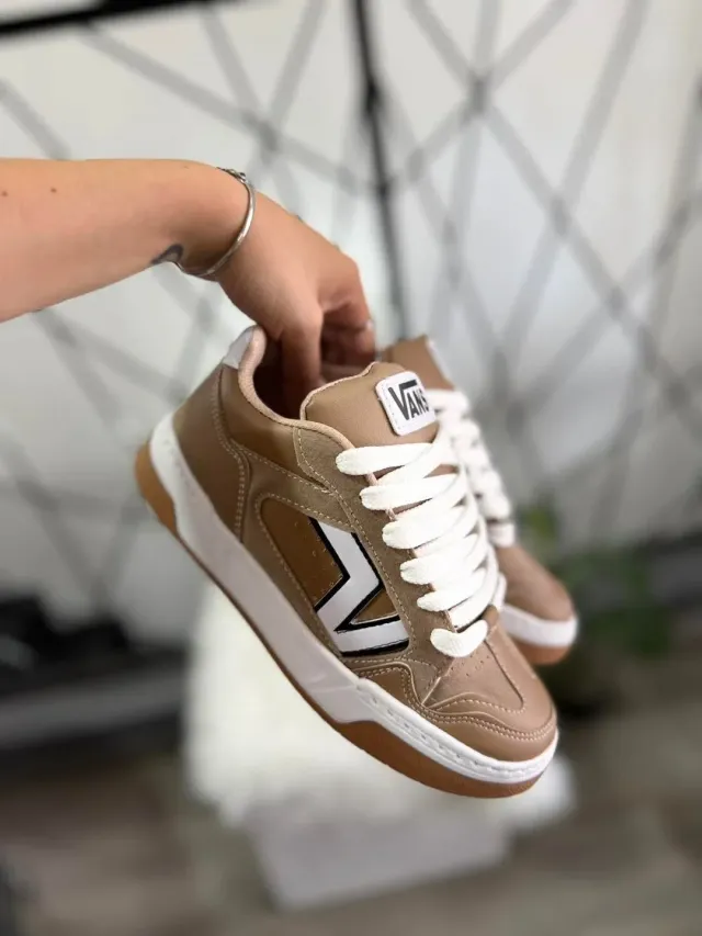 Zapatillas urbanas camel/blanco