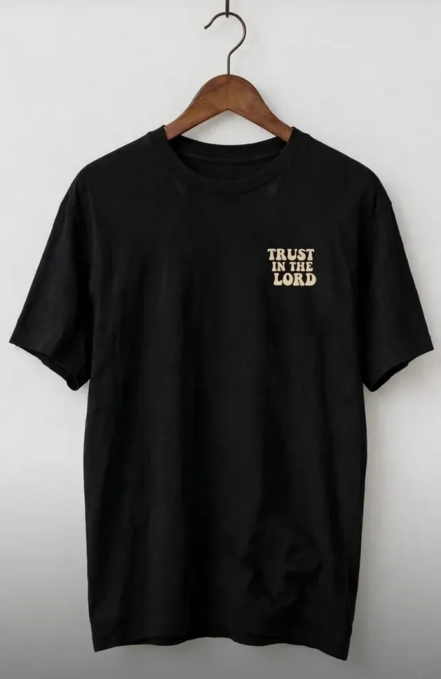 Remera TRUST IN THE LORD