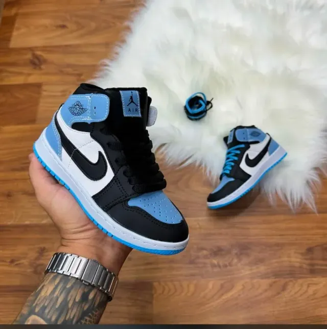 JORDAN 1 NIÑOS 4