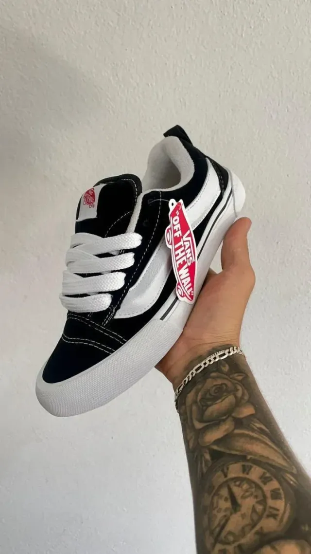 VANS KNU NEGRO BLANCO
