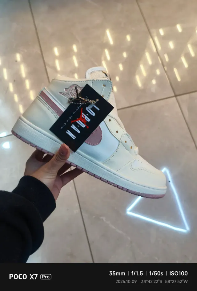 JORDAN 1 CREMA