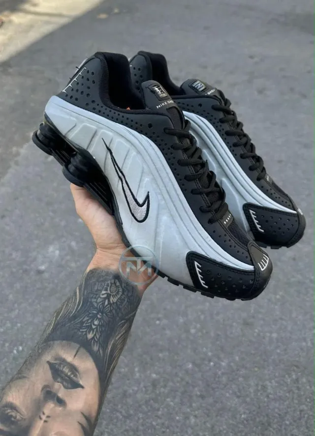 SHOX R4 NEGRO GRIS