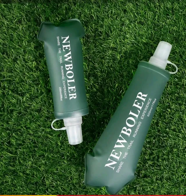 Botella blanda plegable verde Newboler para trail running