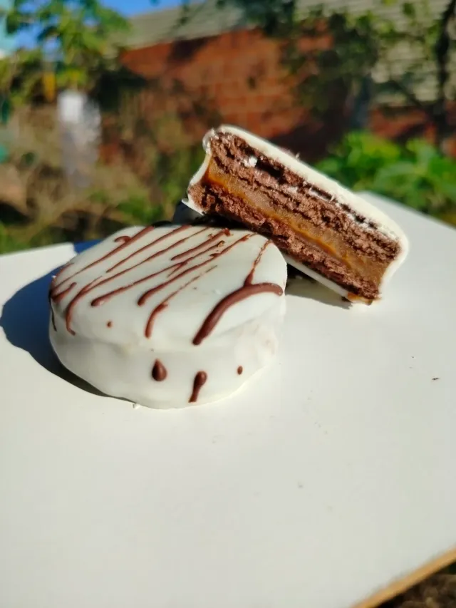 Alfajor Clásico de Chocolate Blanco x12U.