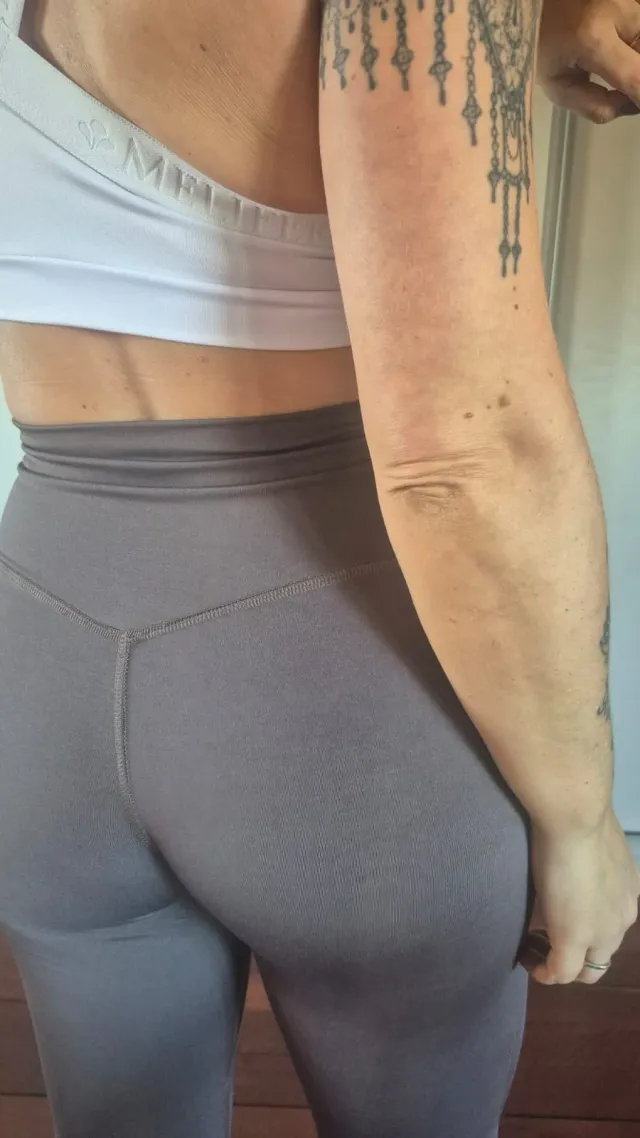 ELARA, calza lycra power con faja y recorte en entrepierna 5