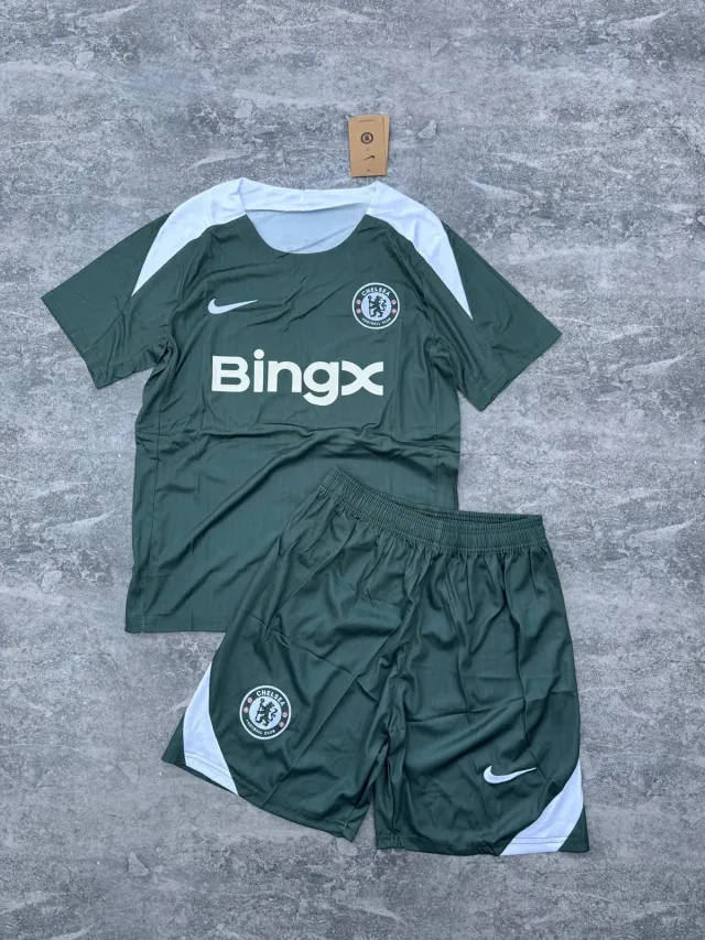 CONJUNTO DE ENTRENAMIENTO CHELSEA