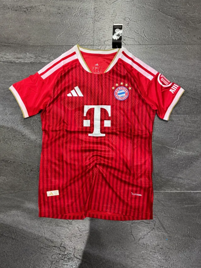 BAYERN MÚNICH 2026/27 TITULAR