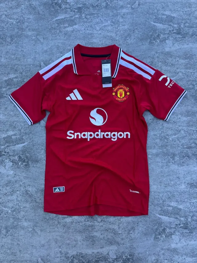 MANCHESTER UNITED 2026/27 TITULAR