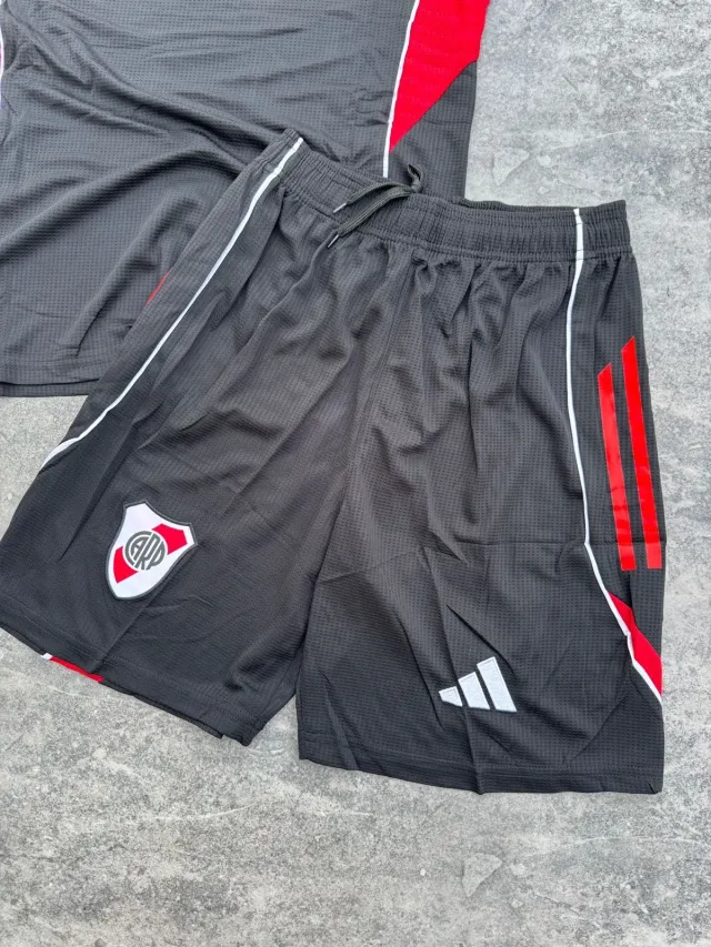 Conjunto musculosa/short RIVER PLATE 3