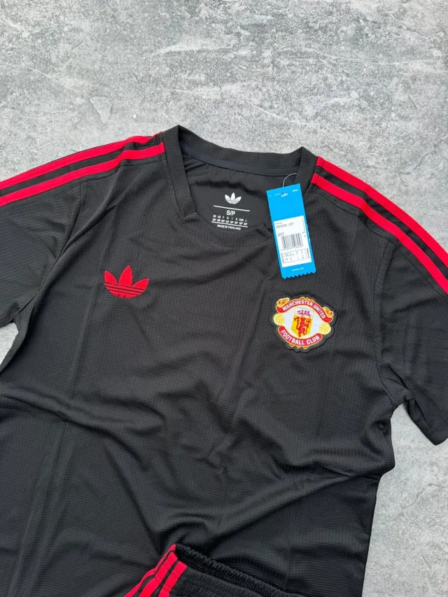 CONJUNTO DE ENTRENAMIENTO MANCHESTER UNITED 2