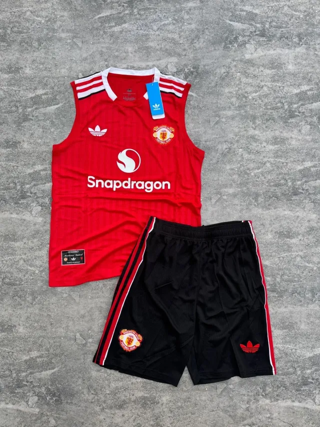 CONJUNTO MUSCULOSA MANCHESTER UNITED