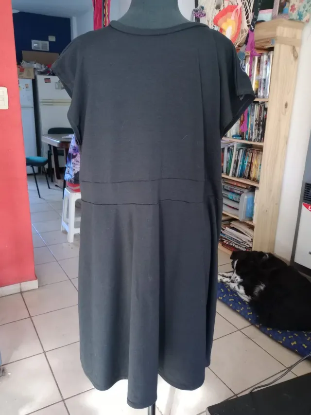 Vestido cruzado de modal pintado a mano 2