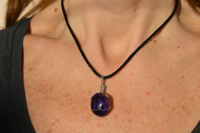 Collar de piedra engarzado con alambre 7