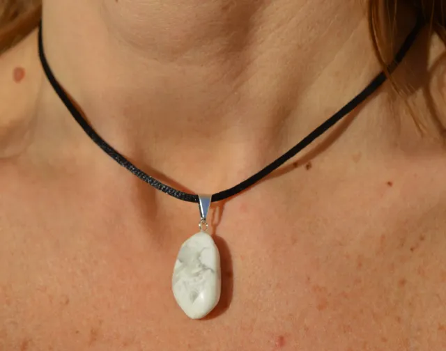 Collar Howlita