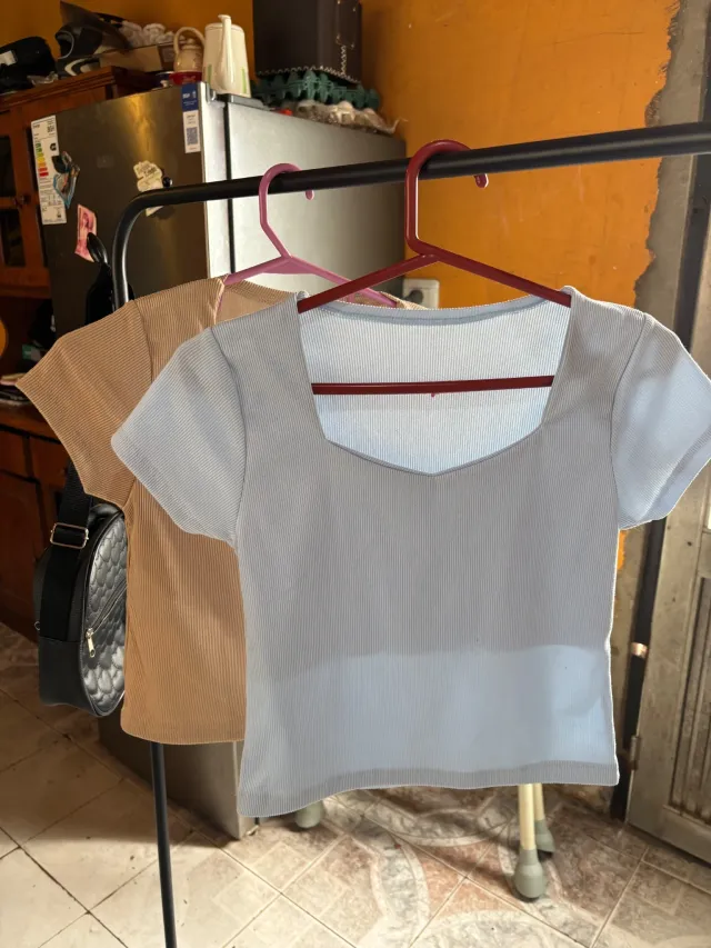 Remera escote cuadrado